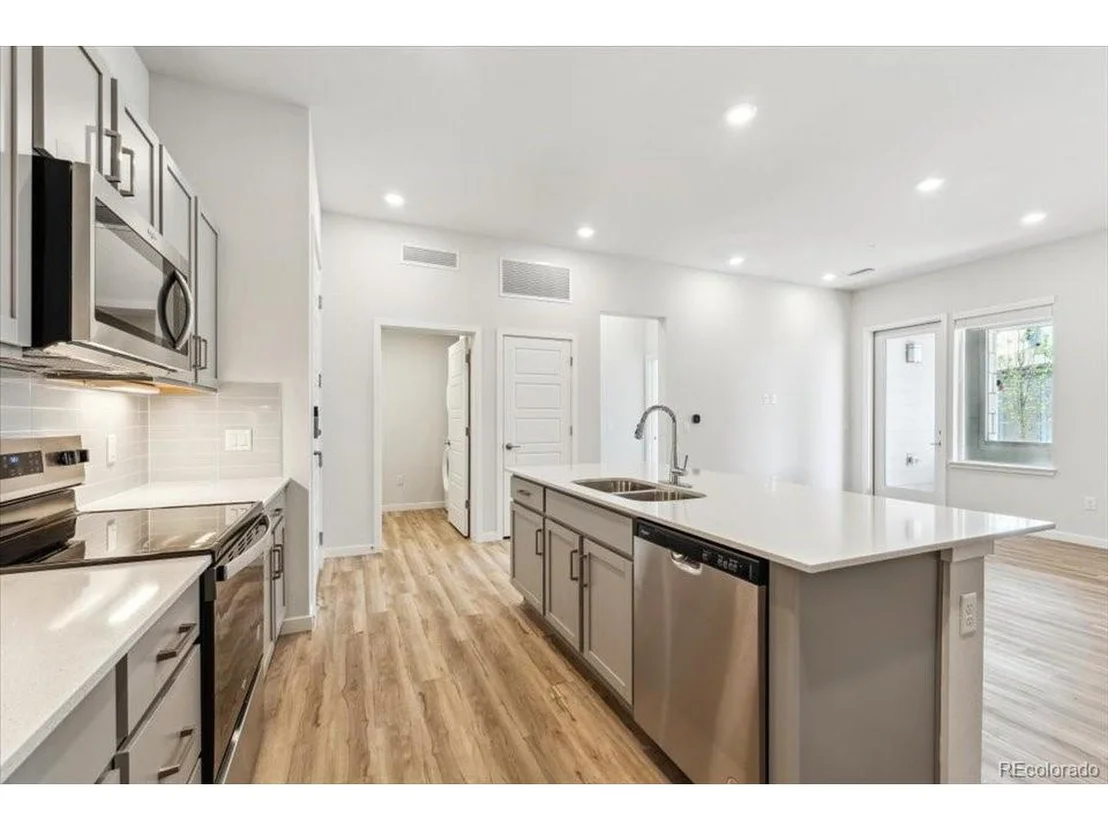 Photo of Unit 2106 at 485 Interlocken Blvd