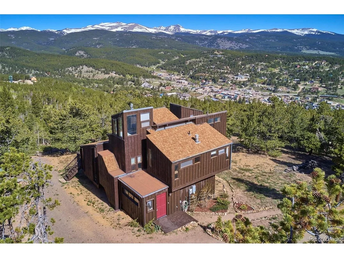 Photo of 90 Peakview Dr