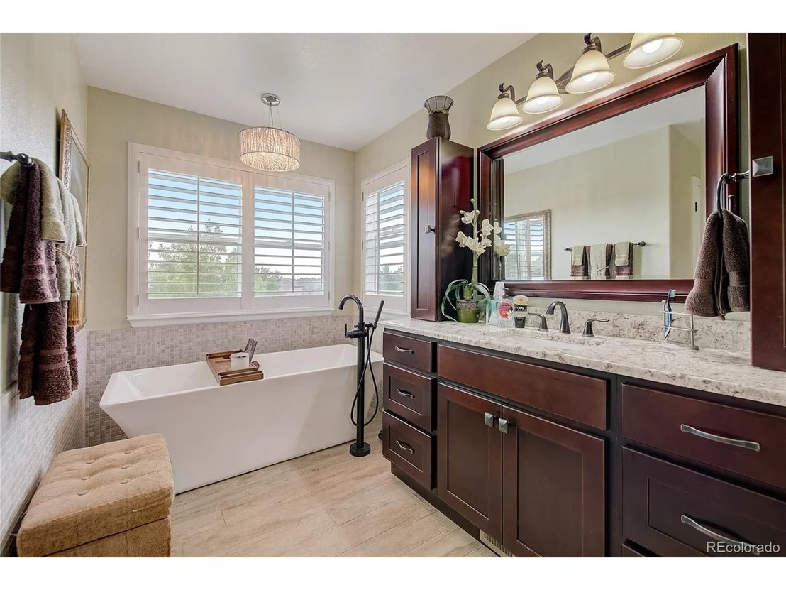 Photo of 10085 Glenstone Cir