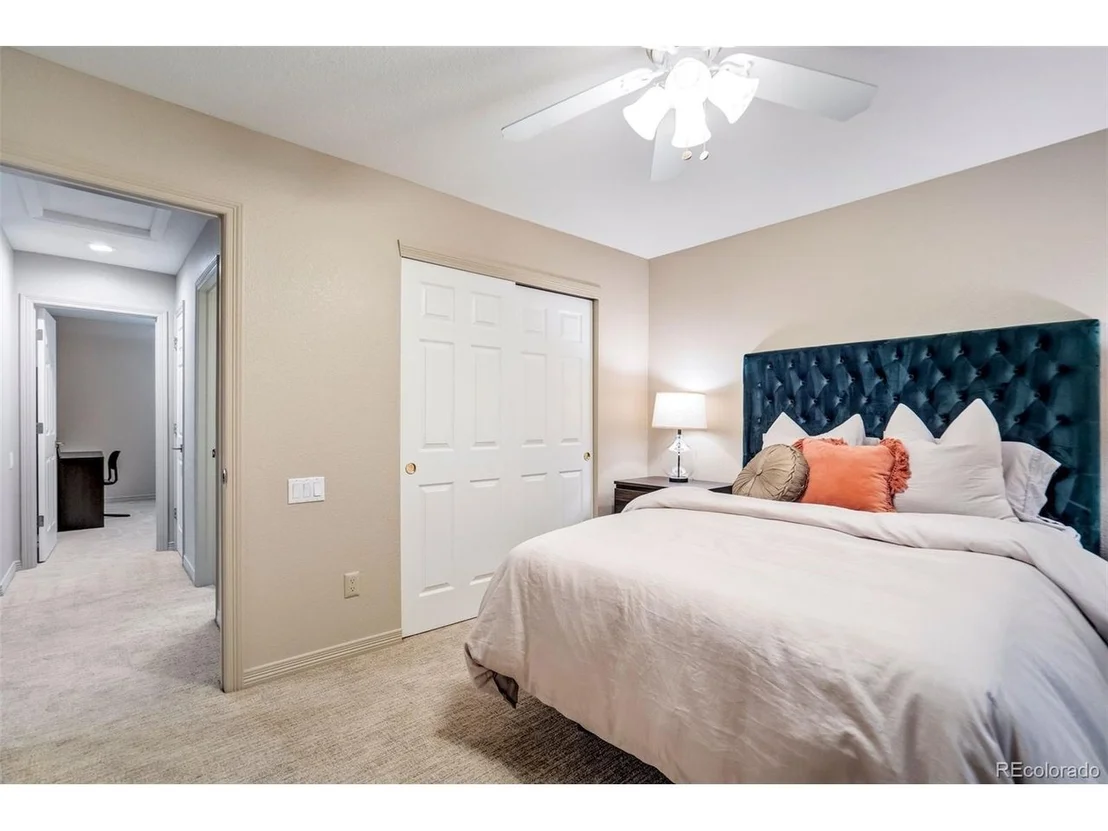 Photo of 327 Ingleton Ct