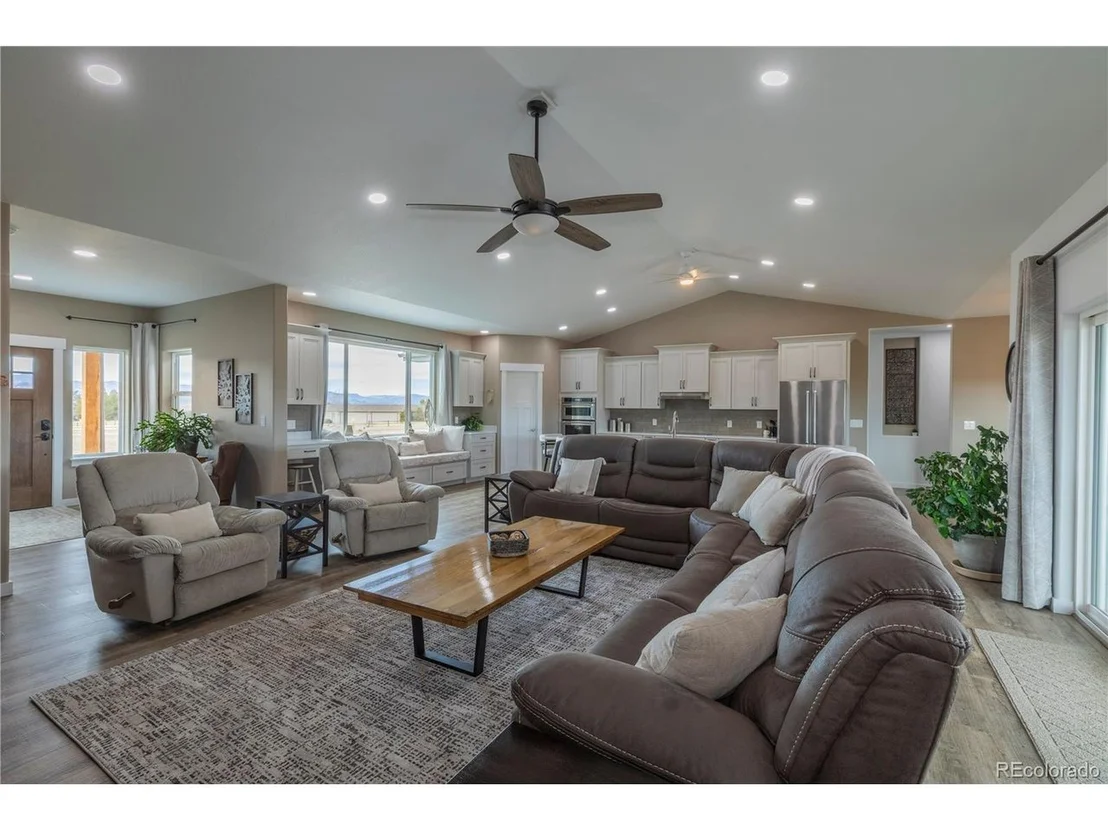 Photo of 6798 Lakeside Cir