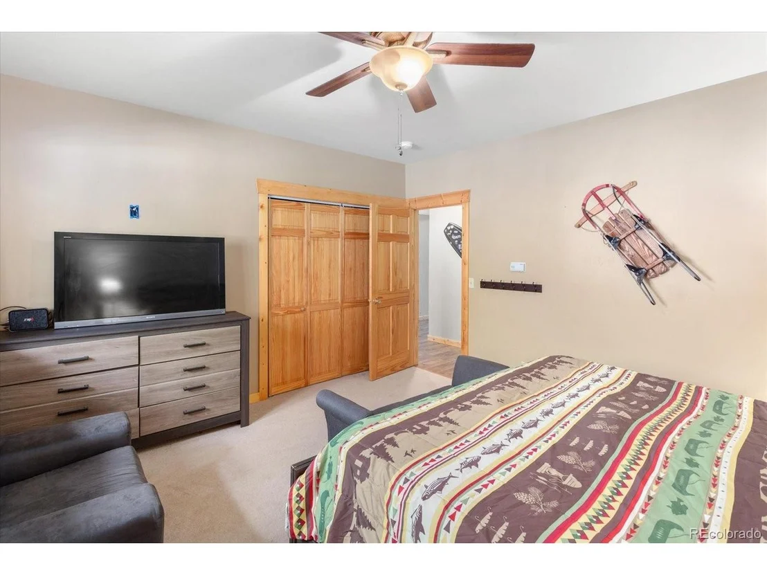 Photo of 217 Peak View Dr