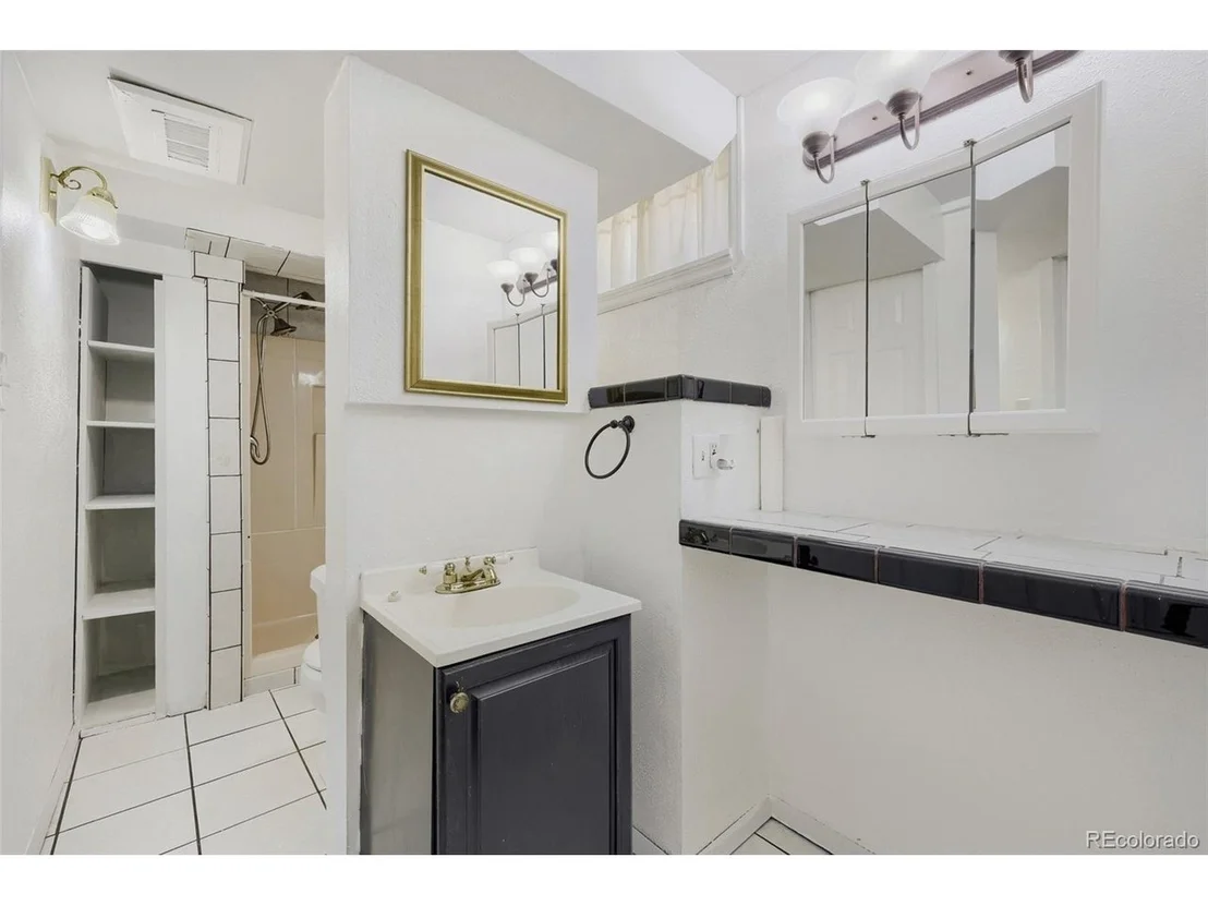 Photo of 445 Hickory Pl