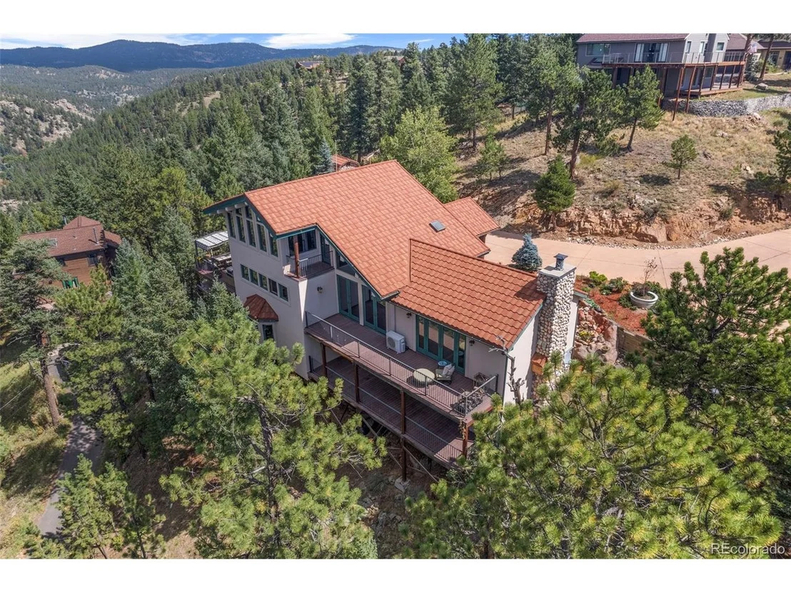 Photo of 27400 Overlook Dr