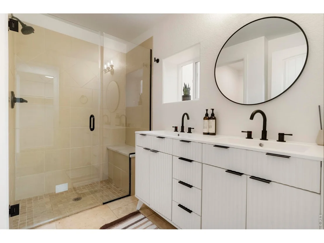 Photo of 814 Baker St