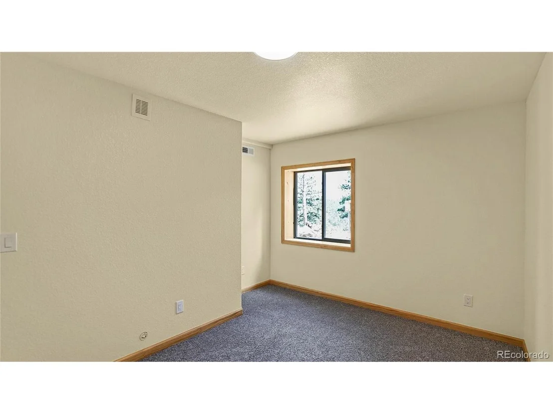 Photo of 325 Bob Cat Trl