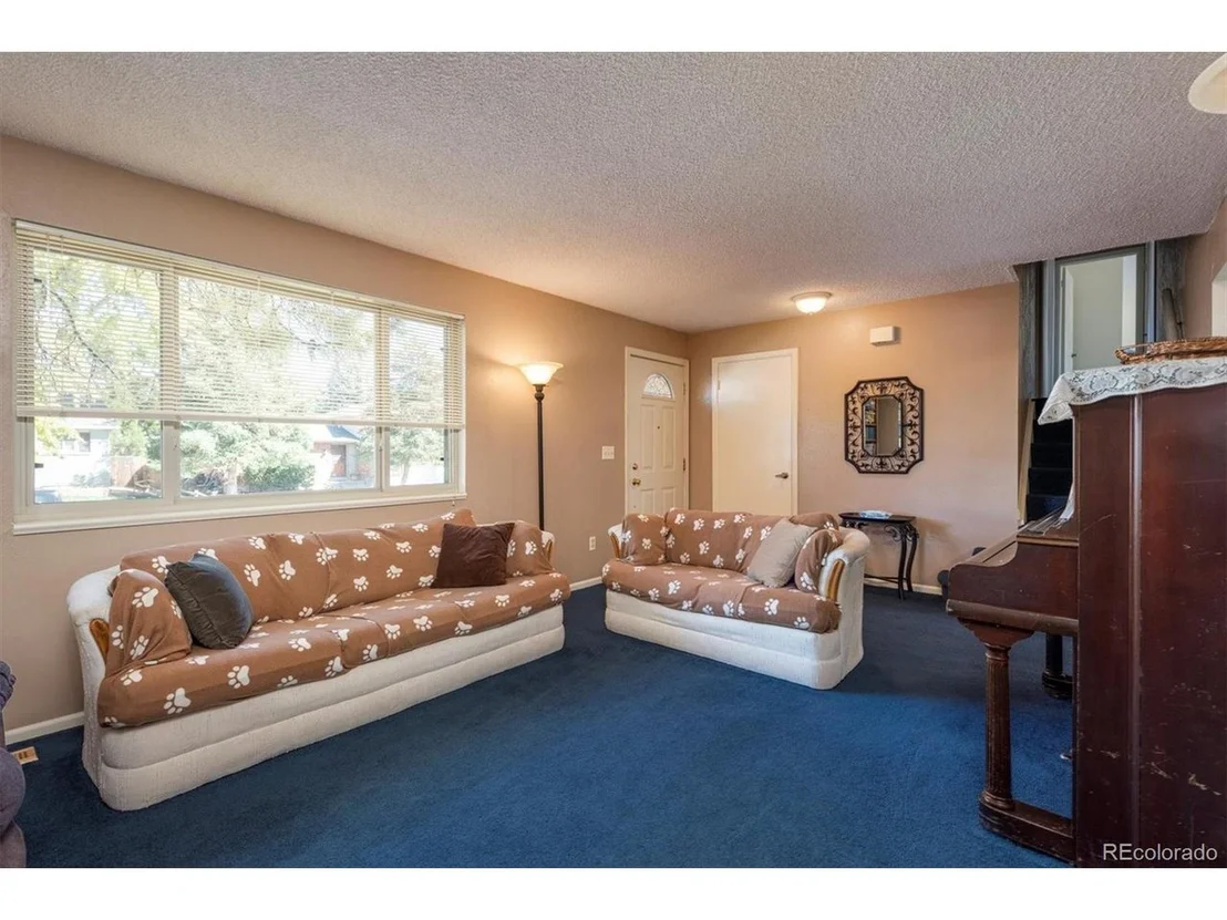 Photo of 10951 Kendall Dr