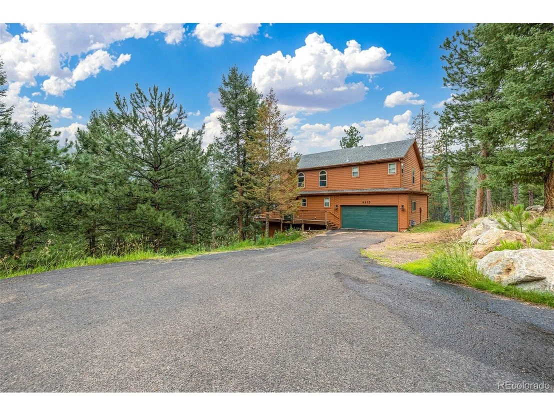 Photo of 6955 Sprucedale Park Way