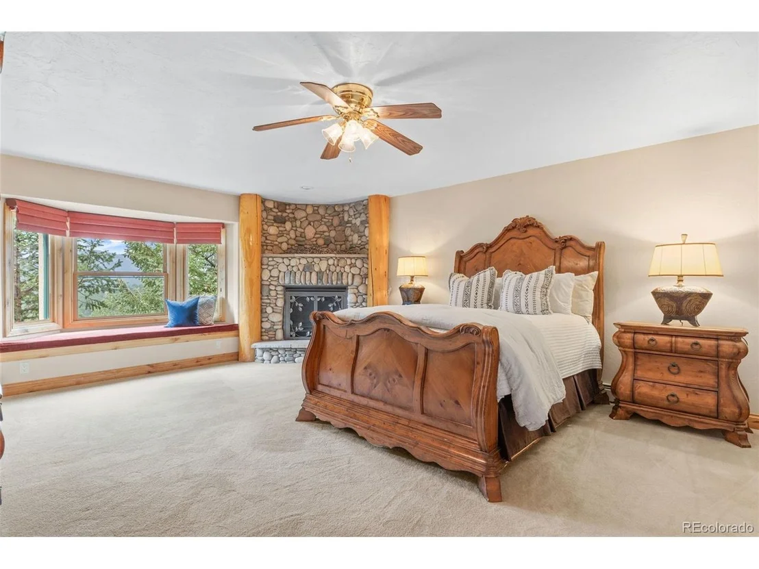 Photo of 27400 Overlook Dr