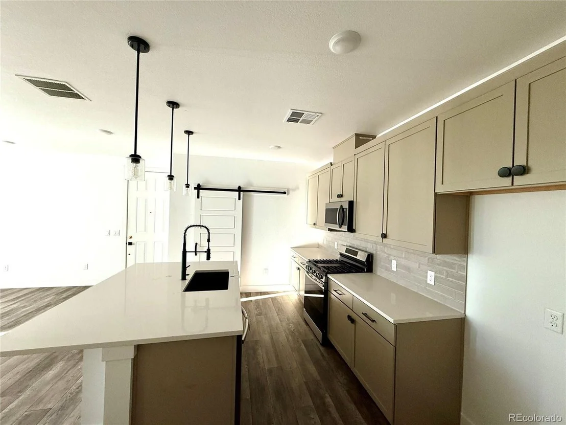 Photo of Unit 305 at 16881 Askins Loop