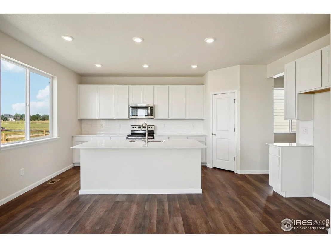 Photo of 824 Hummocky Way