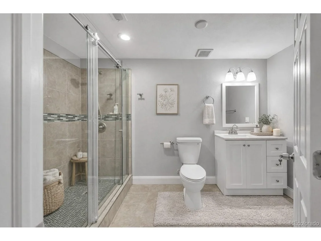 Photo of 16554 Prospect Ln