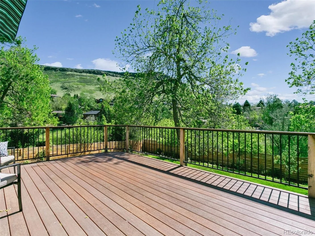Photo of 207 Iowa Dr