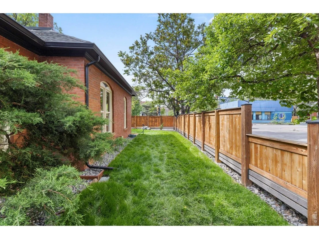Photo of 1905 Arapahoe Ave