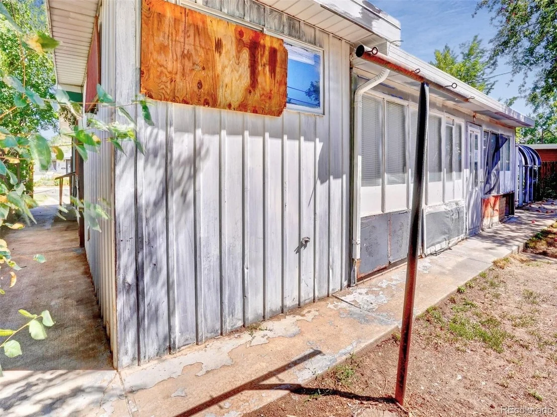 Photo of 7789 Greenleaf Ln
