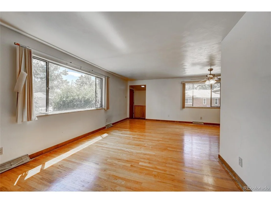 Photo of 5993 Field St