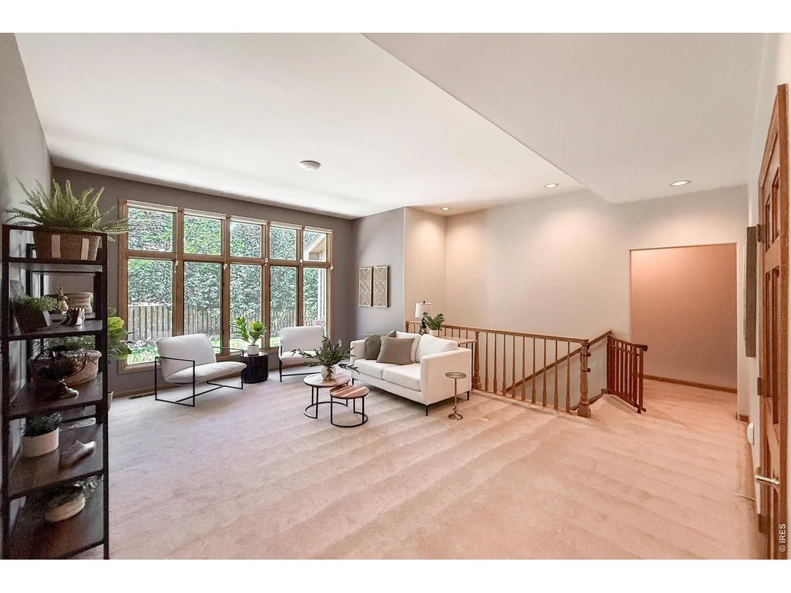 Photo of 2010 Emerald Dr
