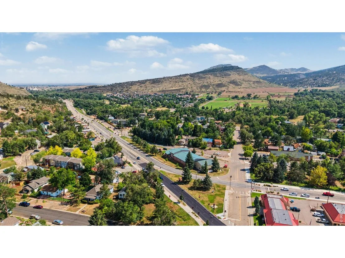Photo of 259 Riverside Dr