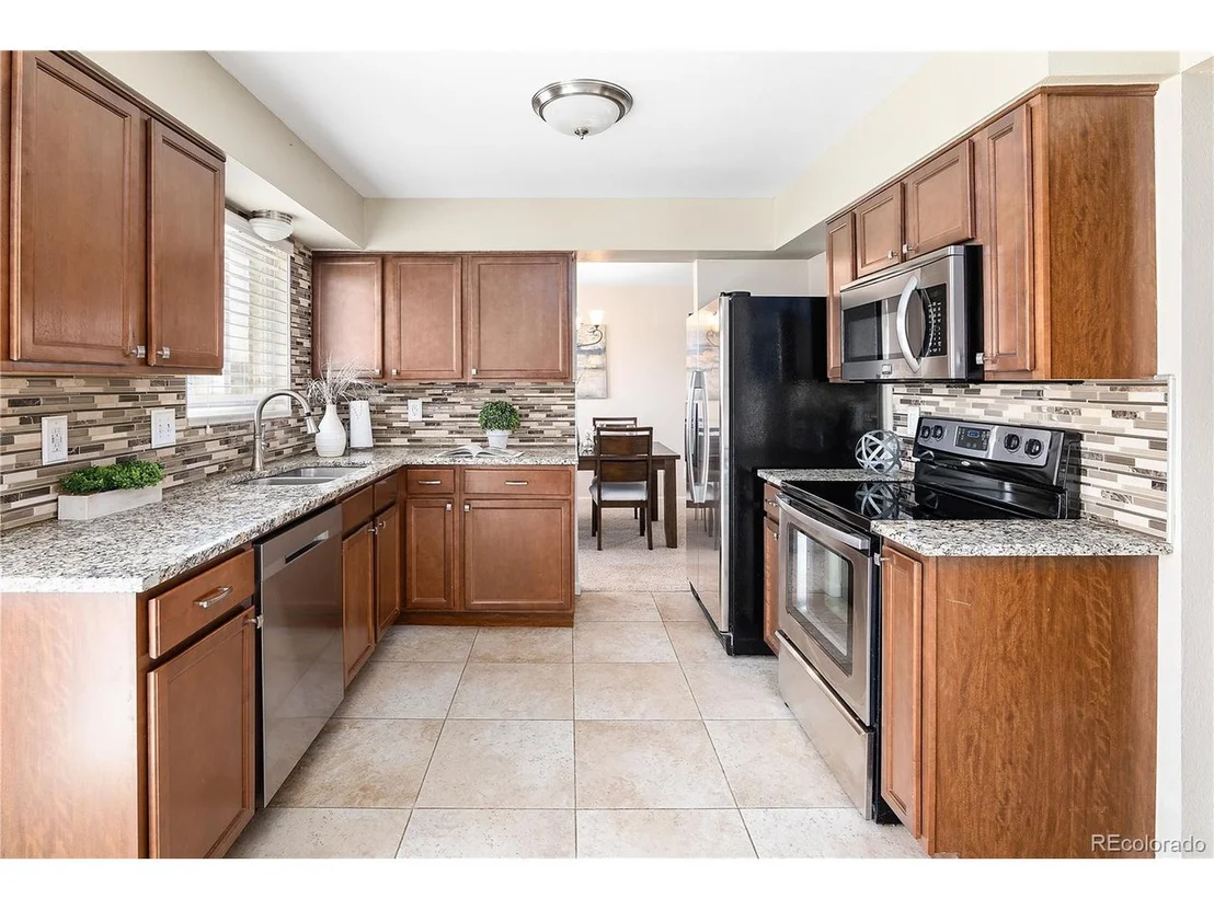Photo of 7390 Devinney Ct