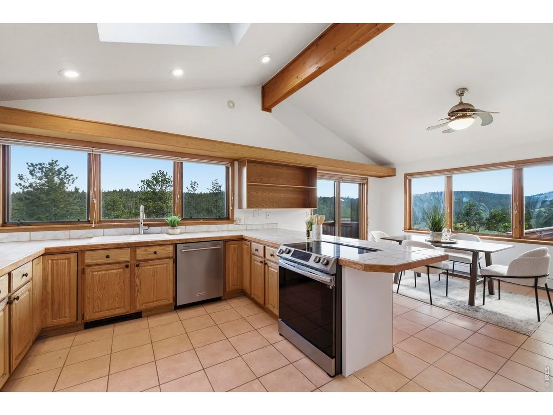 Photo of 8238 Sugarloaf Rd