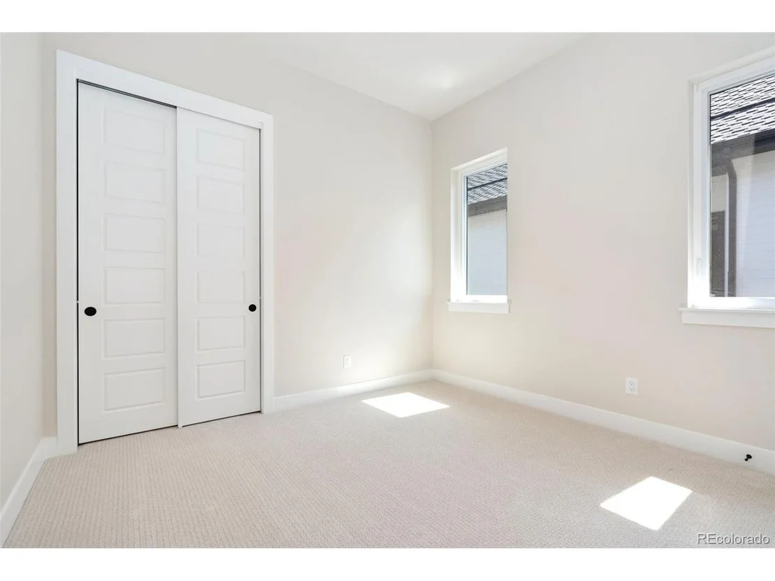 Photo of 1739 Barefoot Dr