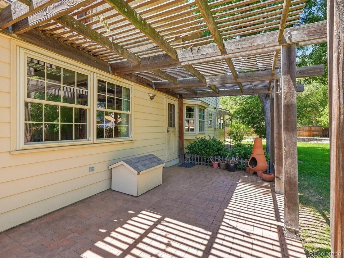 Photo of 6995 Queen Cir