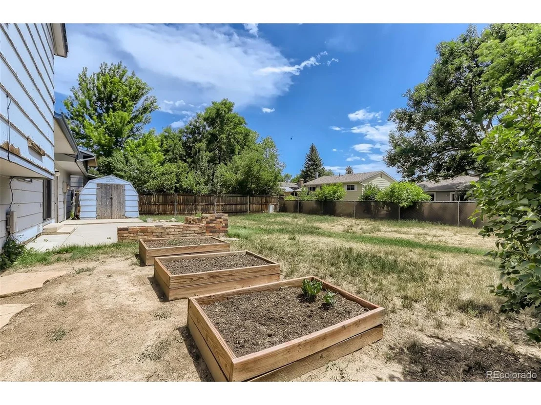 Photo of 216 Summit Cir