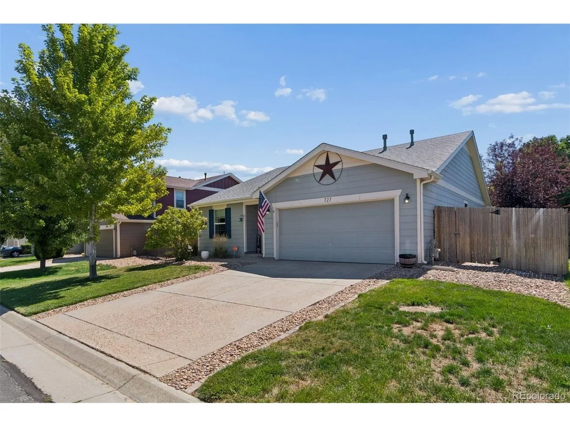 Photo of 727 Willow Dr