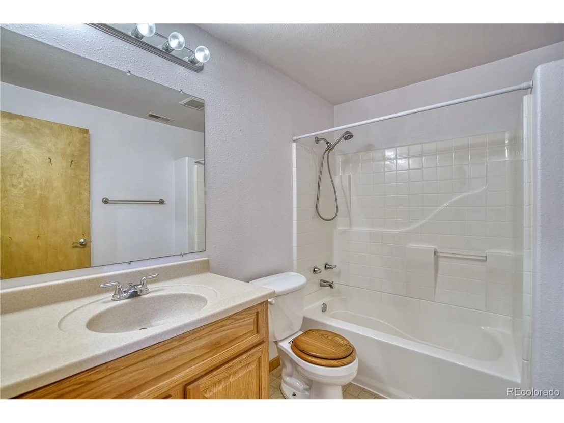 Photo of 1418 Red Mountain Dr