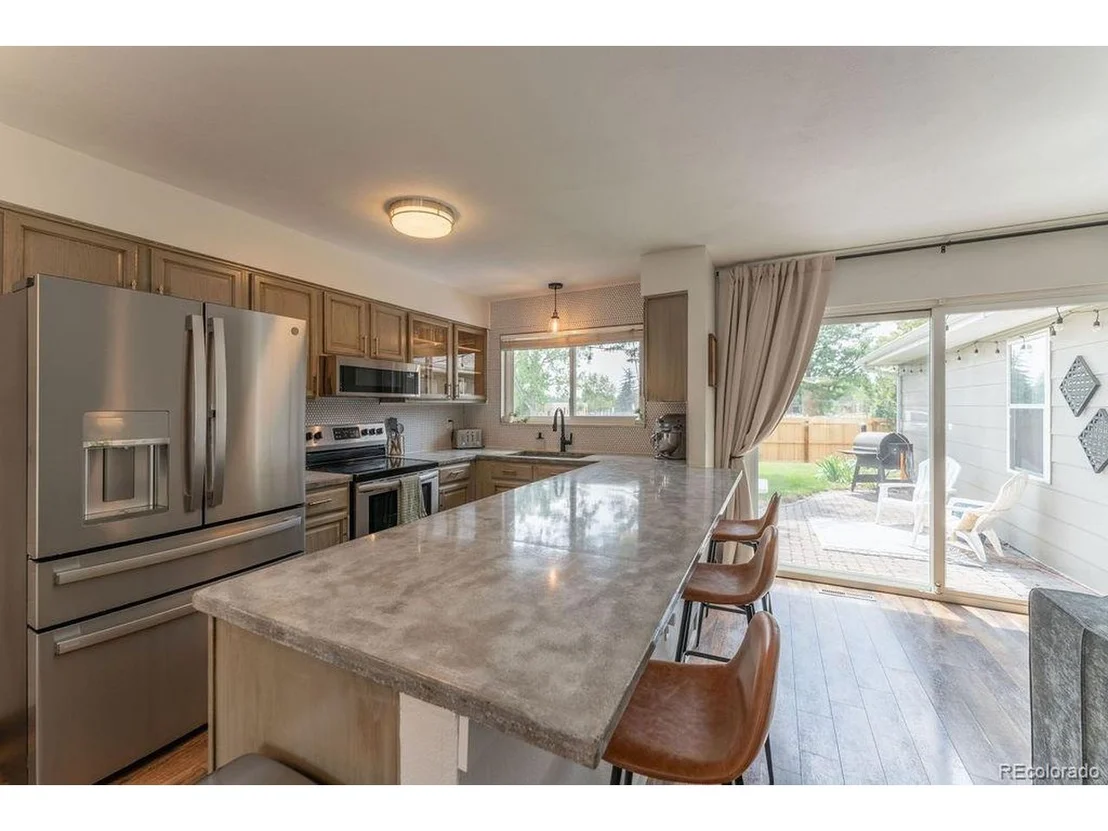 Photo of 6588 Zang Cir