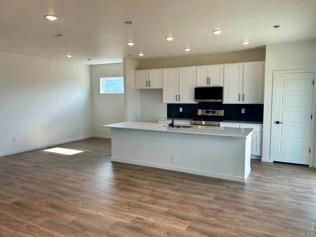 Photo of 305 Plains Pkwy