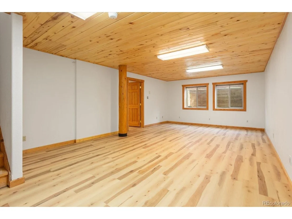 Photo of 734 W 2nd St