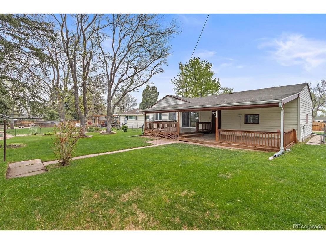 Photo of 3085 Robin Way