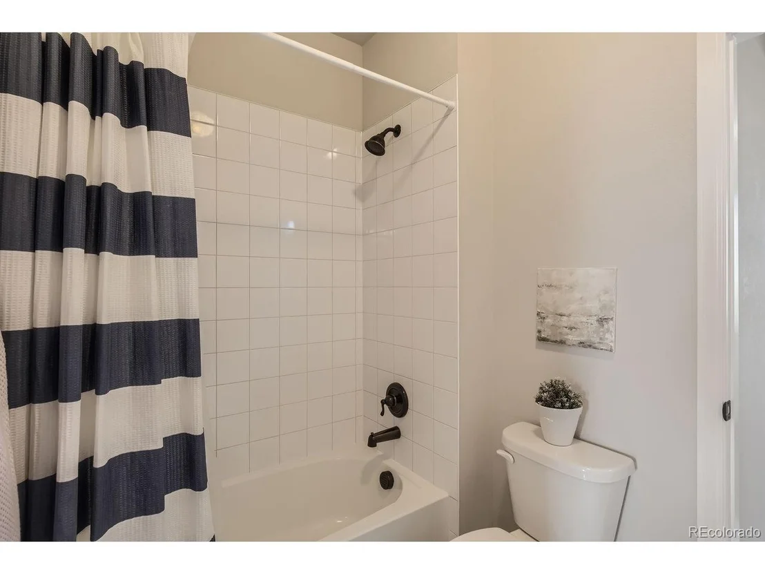 Photo of 1665 Shoreview Pkwy