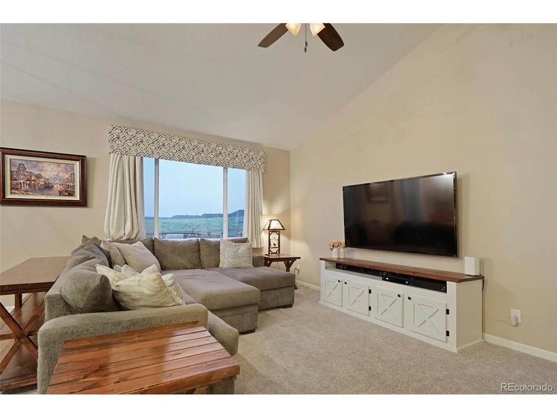 Photo of 7598 Oasis Dr