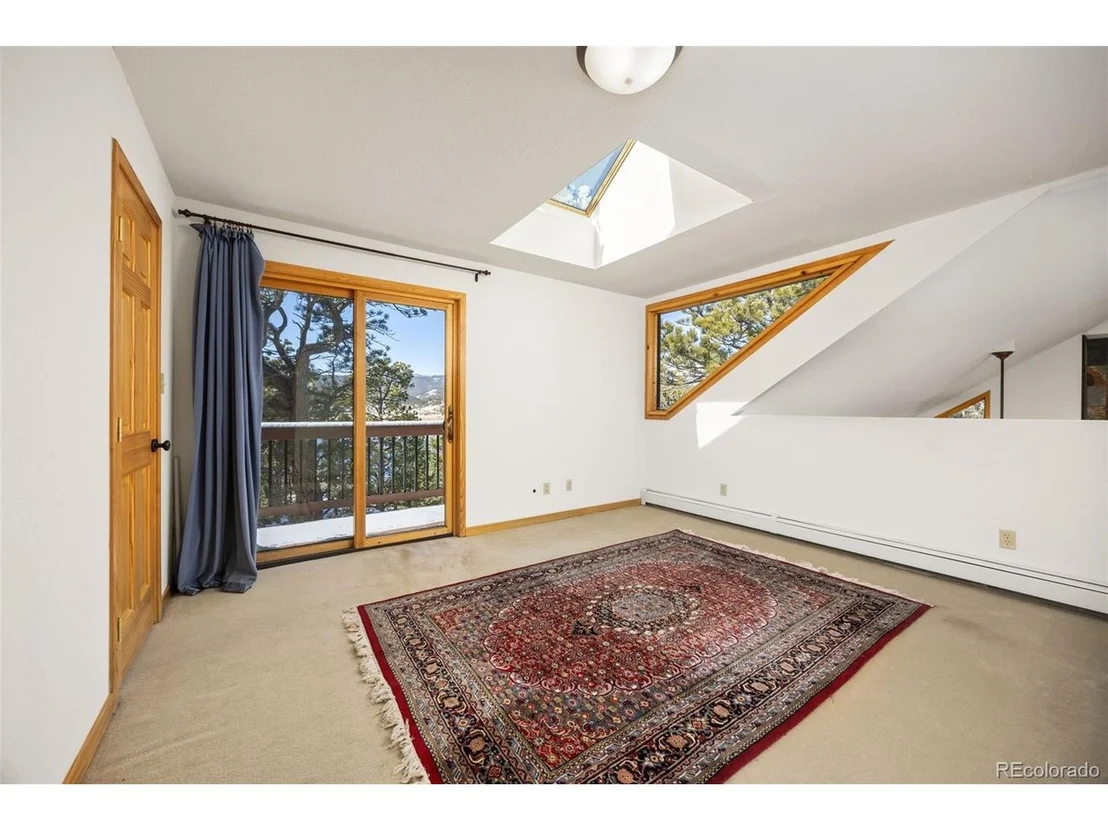 Photo of 253 Alpine Dr