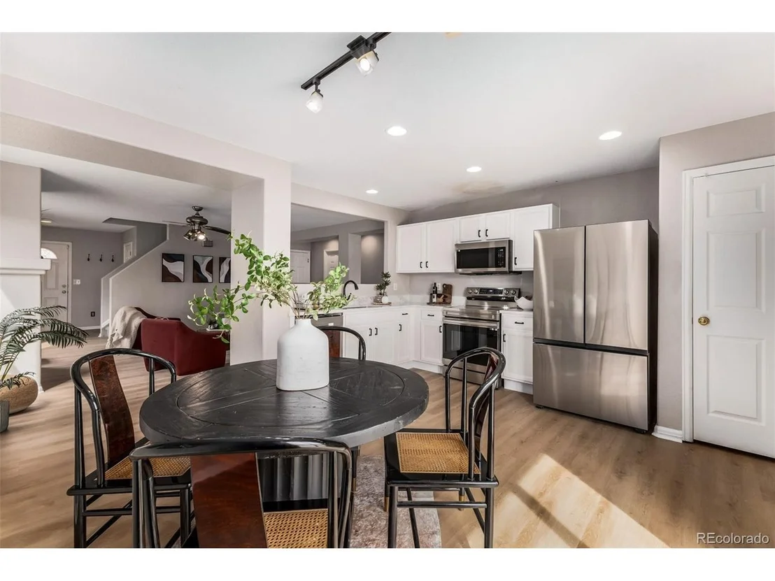 Photo of 452 E 78th Dr