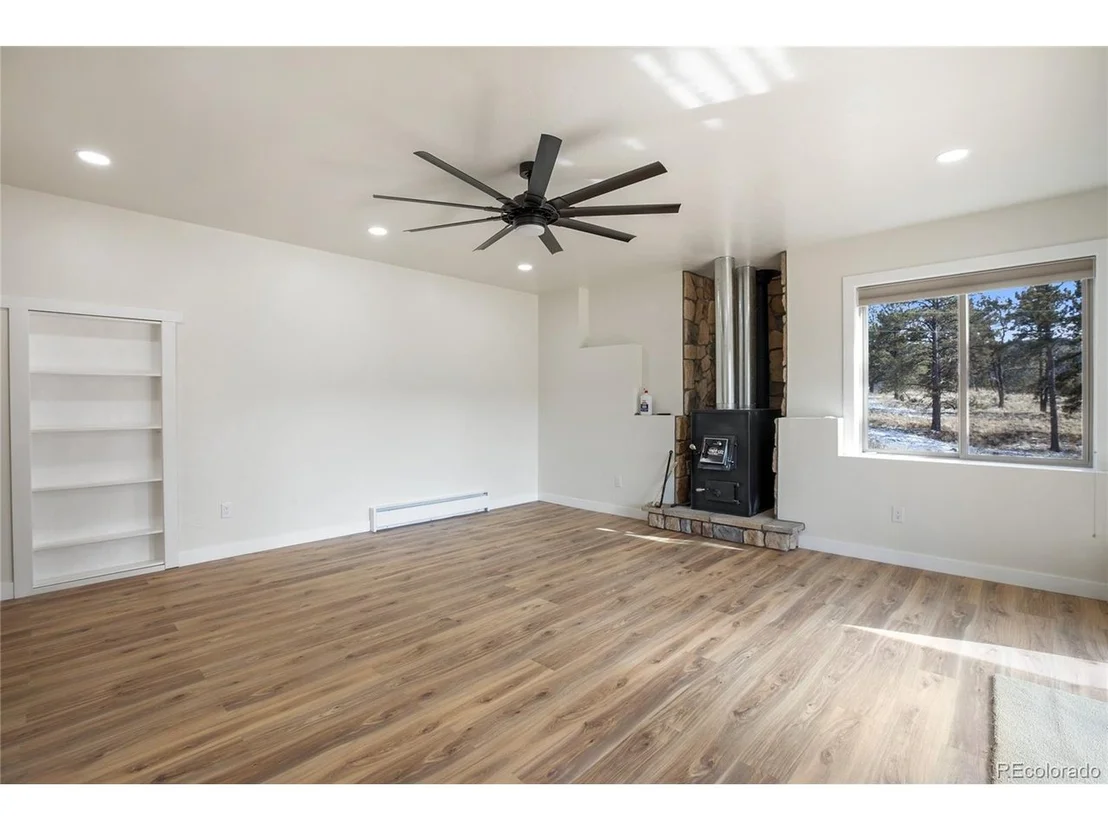 Photo of 142 Hackamore Dr