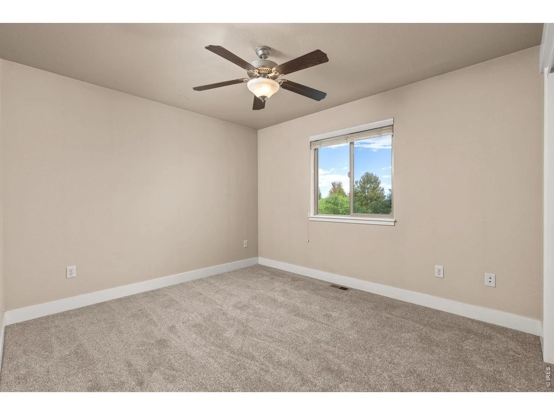 Photo of 102 Kitty Hawk Dr