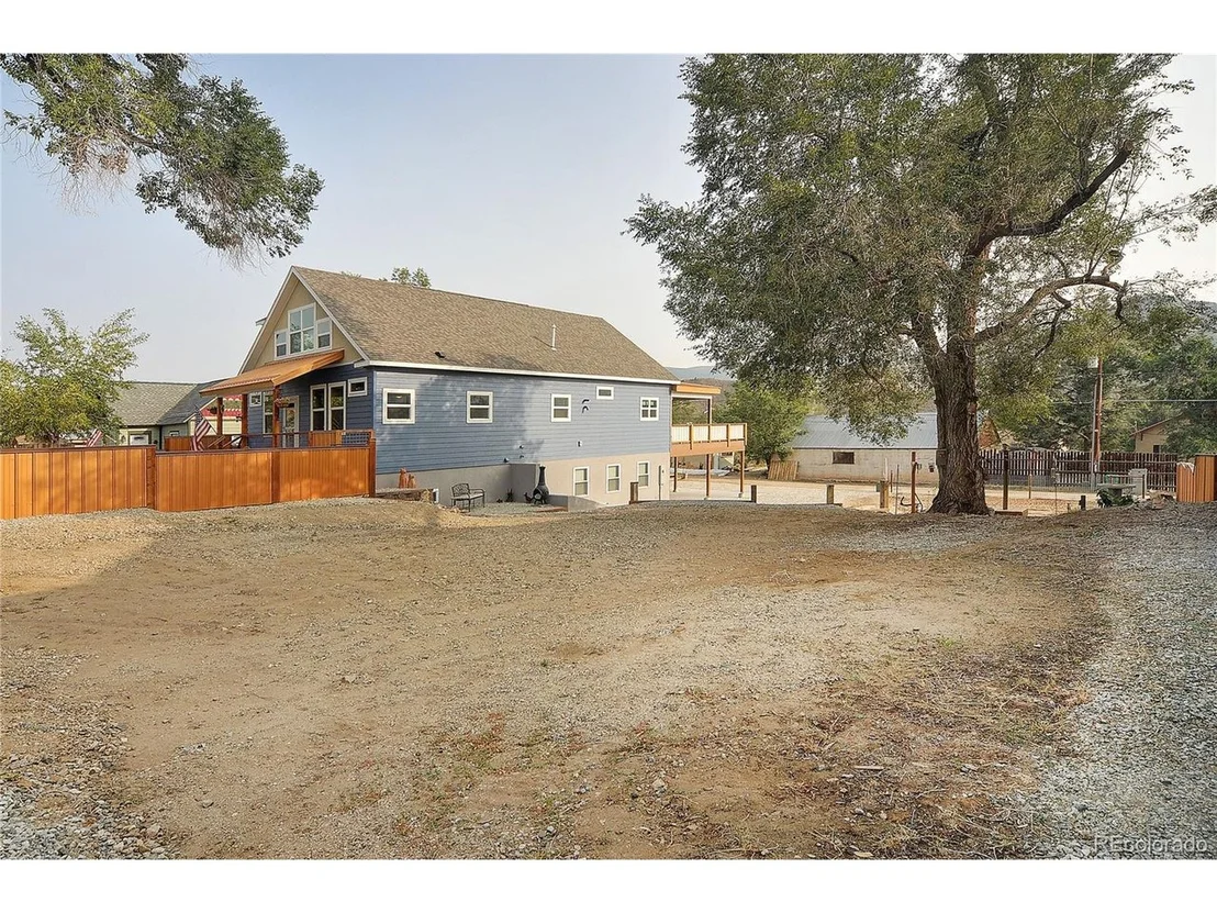 Photo of 730 W 3rd St