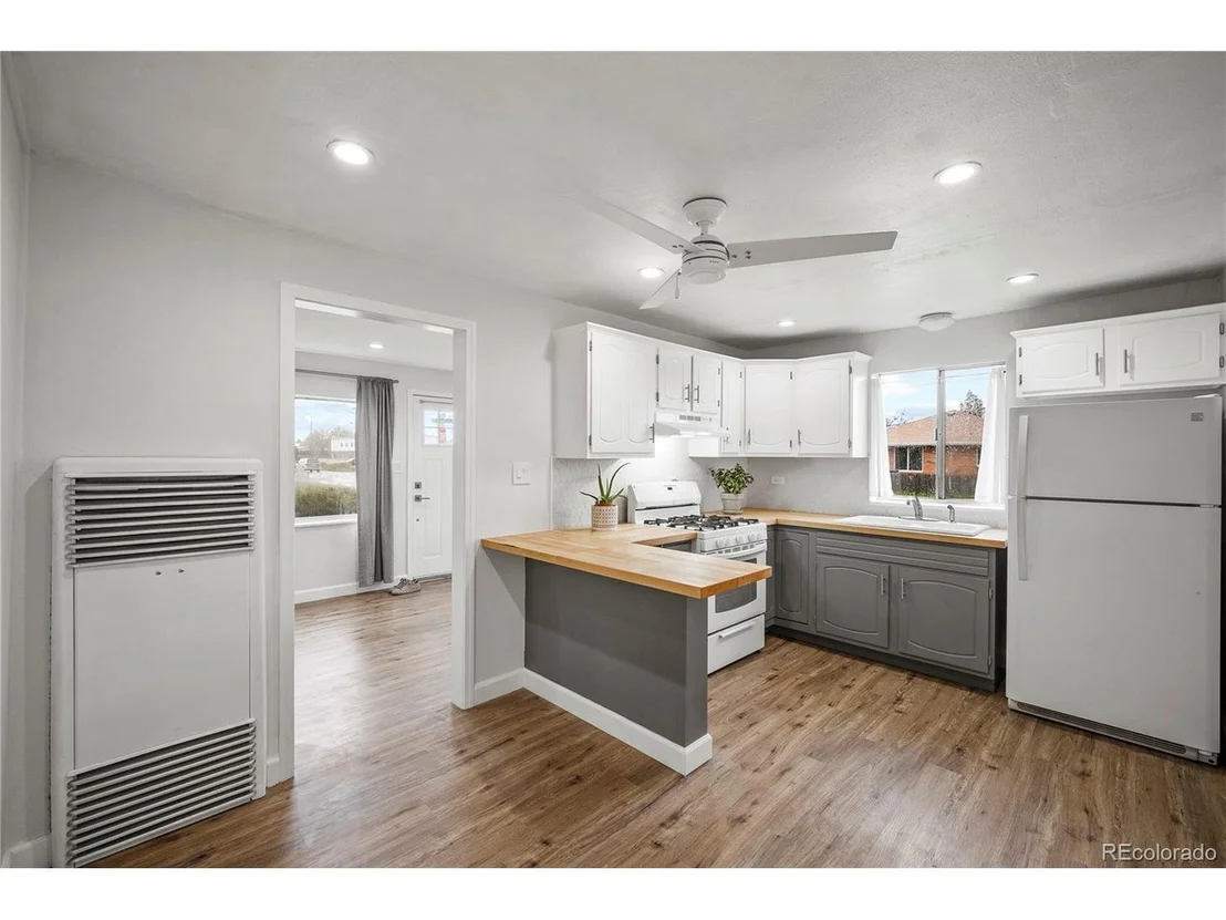 Photo of 7001 Grape St