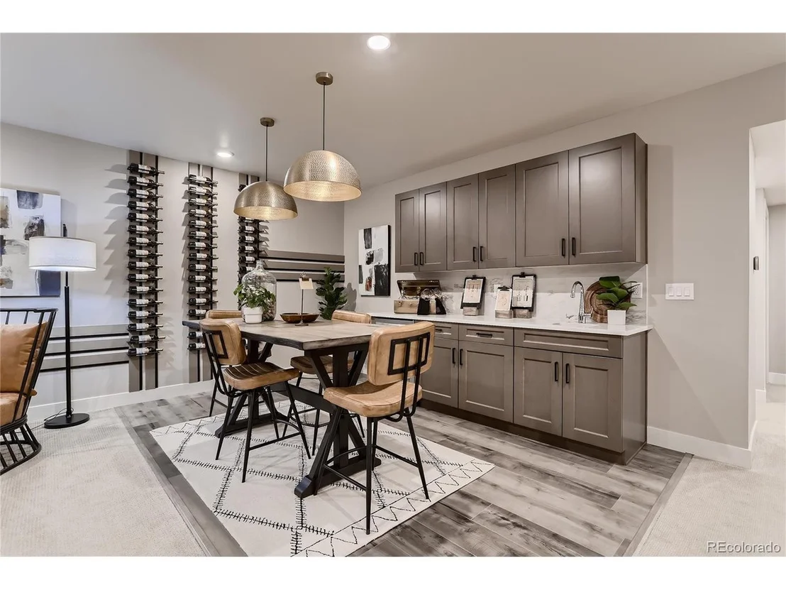 Photo of 698 Quarry Ct