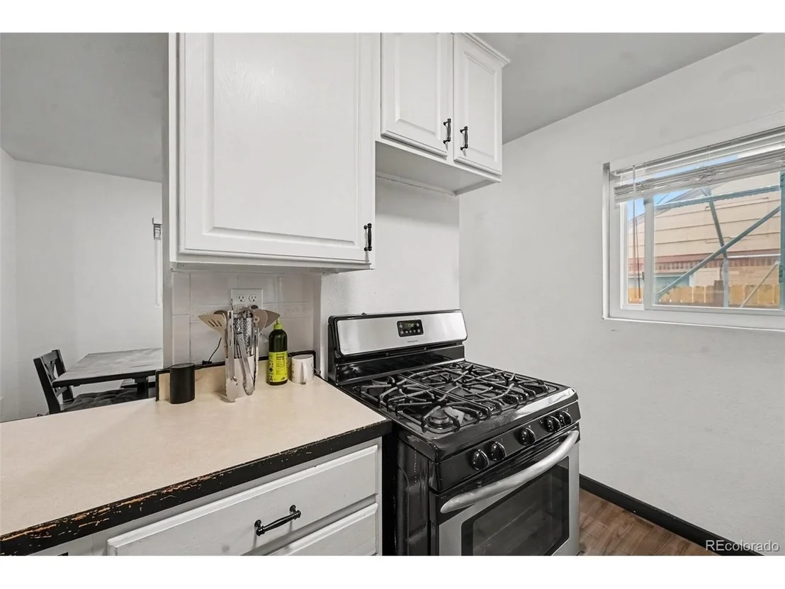 Photo of 9161 Vine St