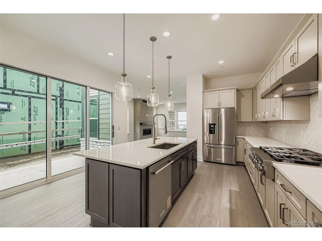 Photo of 2341 Superior Dr