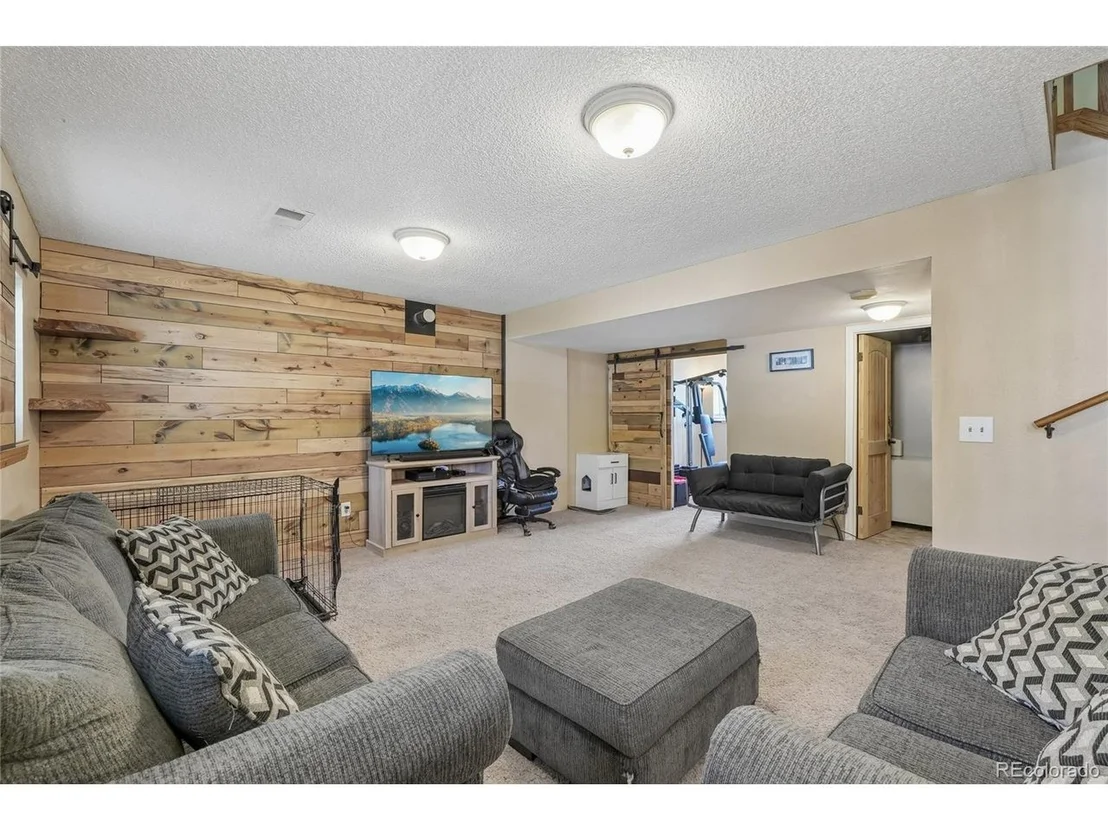 Photo of 208 Madison Dr