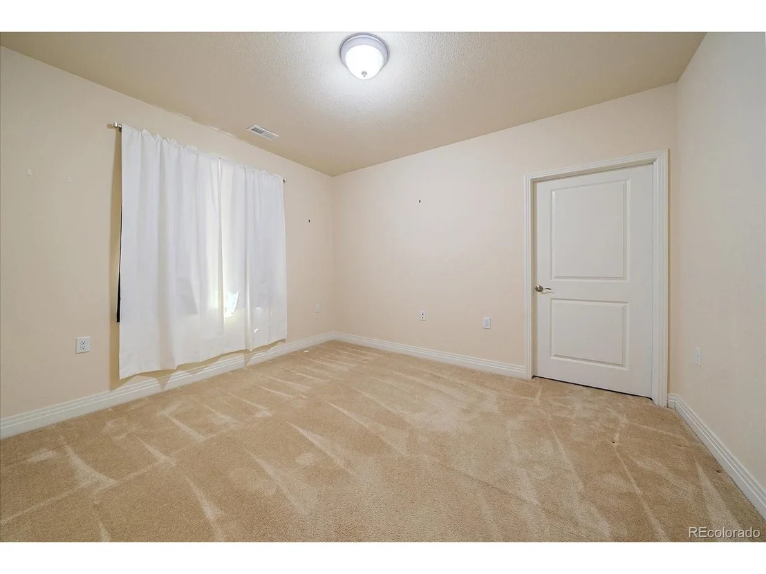 Photo of 1130 Summit View Dr