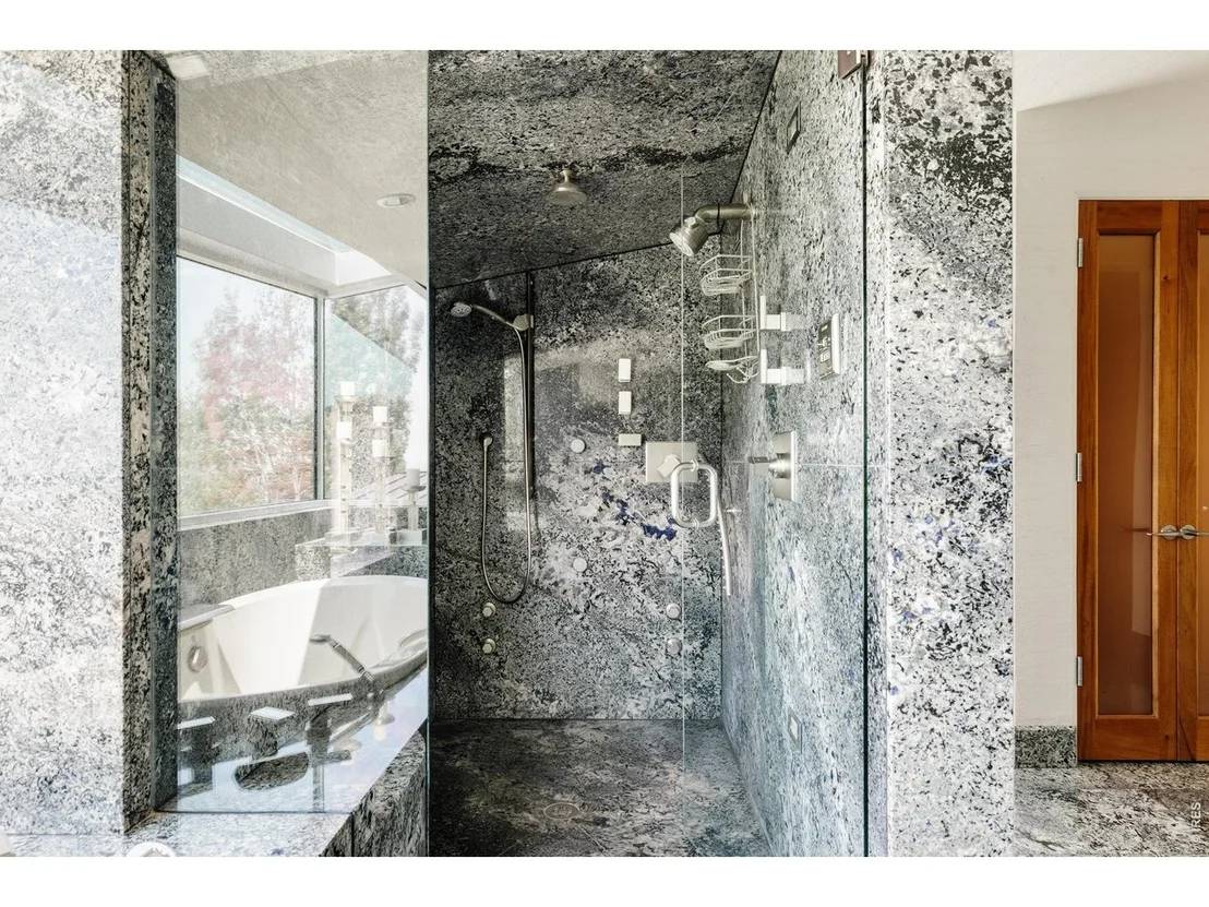 Photo of 333 Bellevue Dr