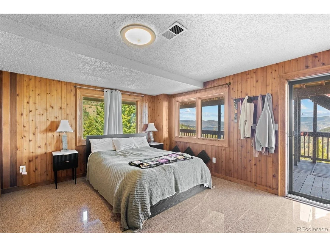 Photo of 848 Aspen Dr