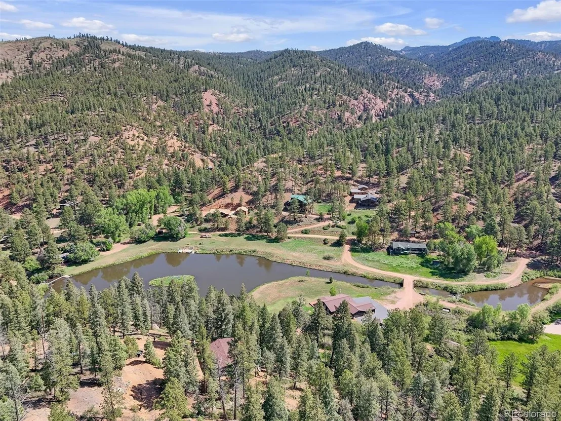Photo of 9987 Overlook Rd