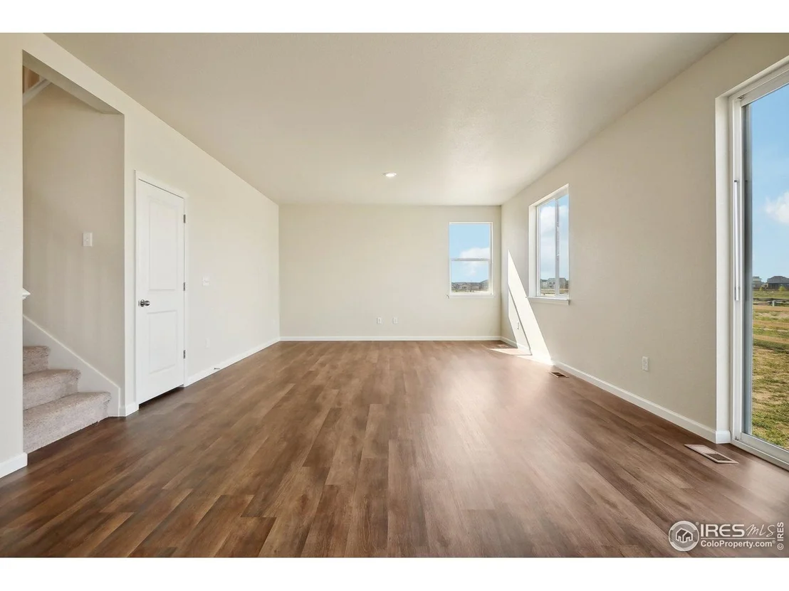 Photo of 824 Hummocky Way
